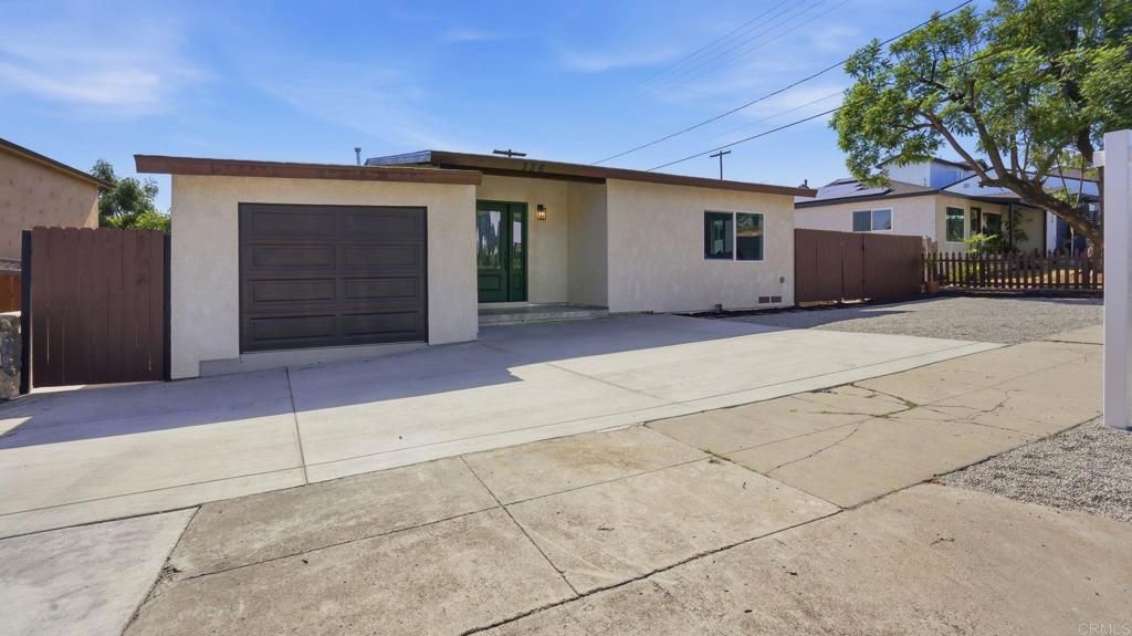 Image 2 of property listing at 336 Los Angeles Place, San Diego, CA 92114