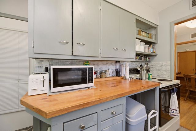 419 E 9th Ave, Belle Plaine, KS 67013