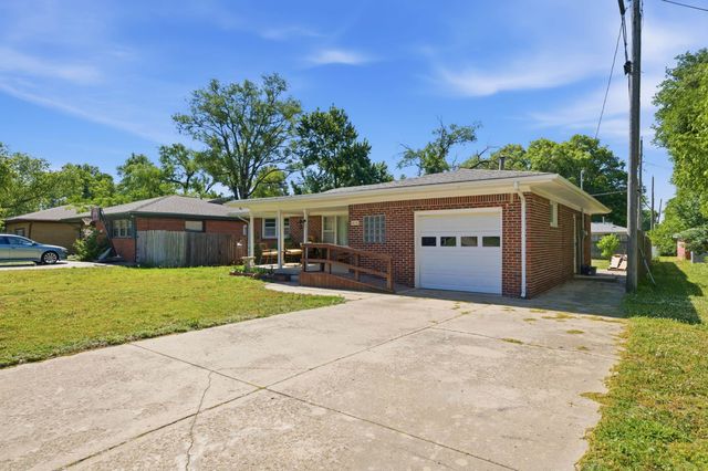 419 E 9th Ave, Belle Plaine, KS 67013