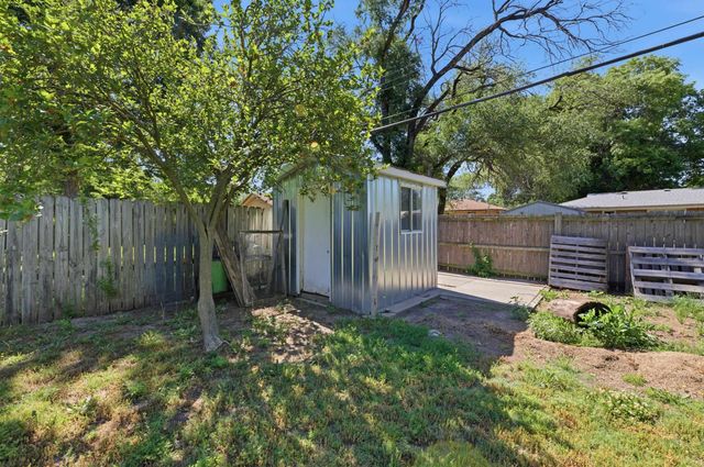419 E 9th Ave, Belle Plaine, KS 67013