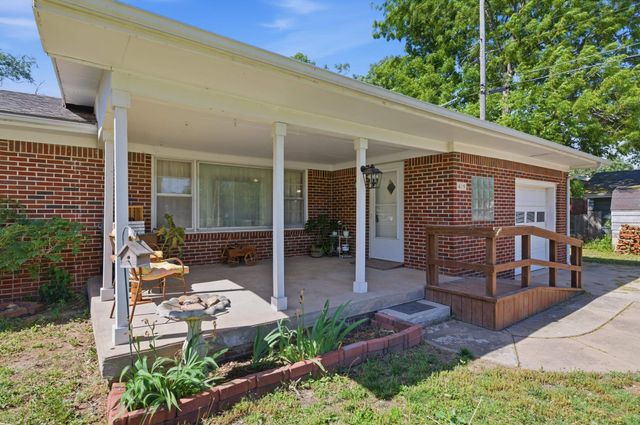 419 E 9th Ave, Belle Plaine, KS 67013