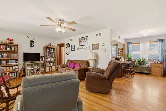419 E 9th Ave, Belle Plaine, KS 67013