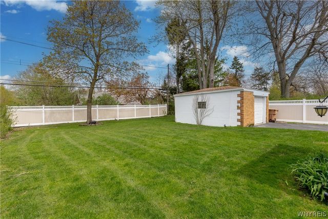 206 Treehaven Drive, Cheektowaga, NY 14215