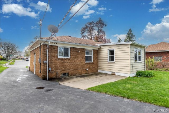 206 Treehaven Drive, Cheektowaga, NY 14215