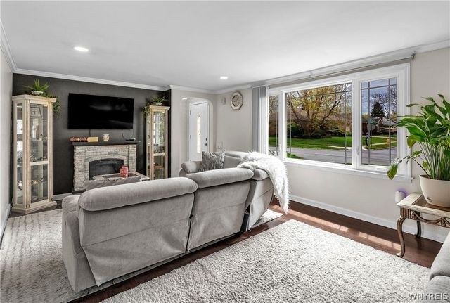 206 Treehaven Drive, Cheektowaga, NY 14215