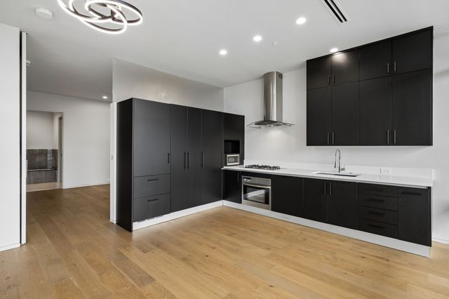 2430 Victory Park Lane 1906, Dallas, TX 75219