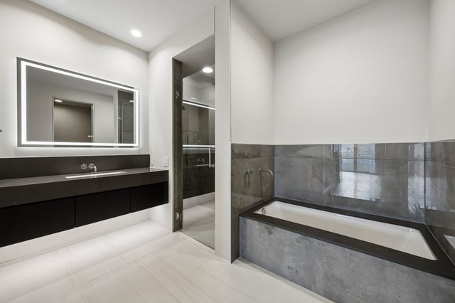 2430 Victory Park Lane 1906, Dallas, TX 75219