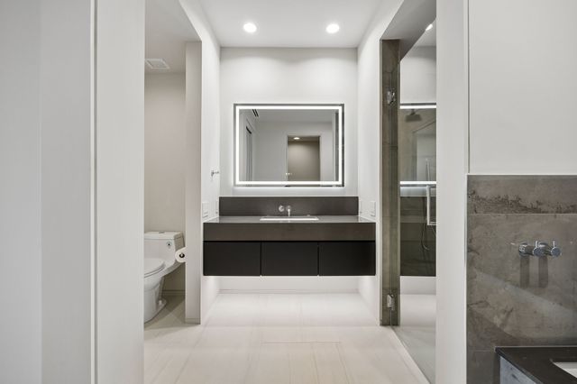 2430 Victory Park Lane 1906, Dallas, TX 75219