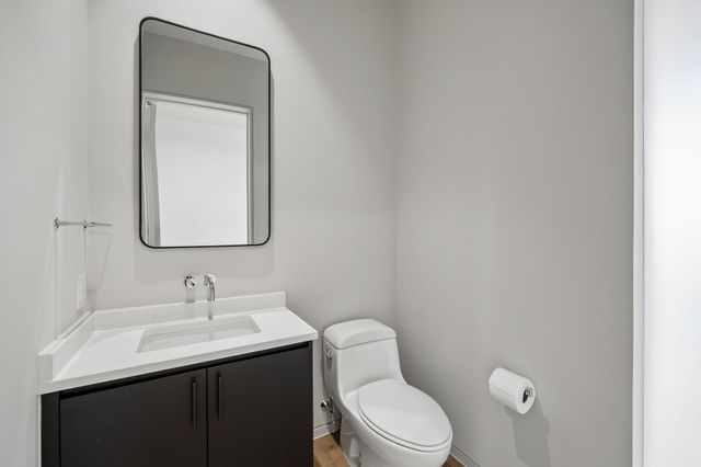 2430 Victory Park Lane 1906, Dallas, TX 75219