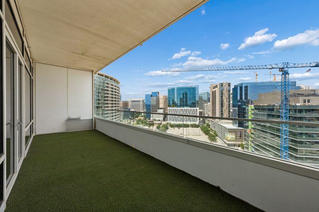 2430 Victory Park Lane 1906, Dallas, TX 75219