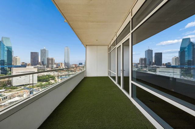 2430 Victory Park Lane 1906, Dallas, TX 75219