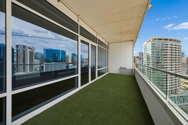 2430 Victory Park Lane 1906, Dallas, TX 75219