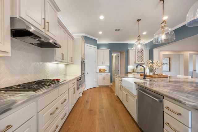 2120 High Lonesome DR, Leander, TX 78641