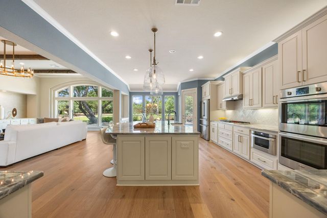 2120 High Lonesome DR, Leander, TX 78641