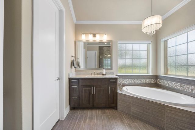 2120 High Lonesome DR, Leander, TX 78641
