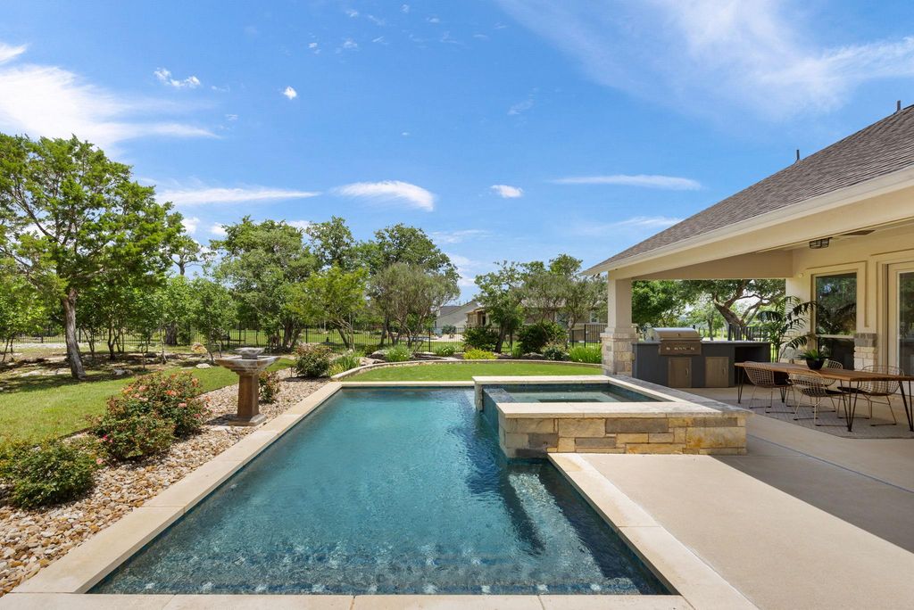 2120 High Lonesome DR, Leander, TX 78641