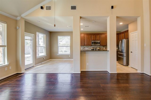 87 N Pinto Point Circle, Spring, TX 77389