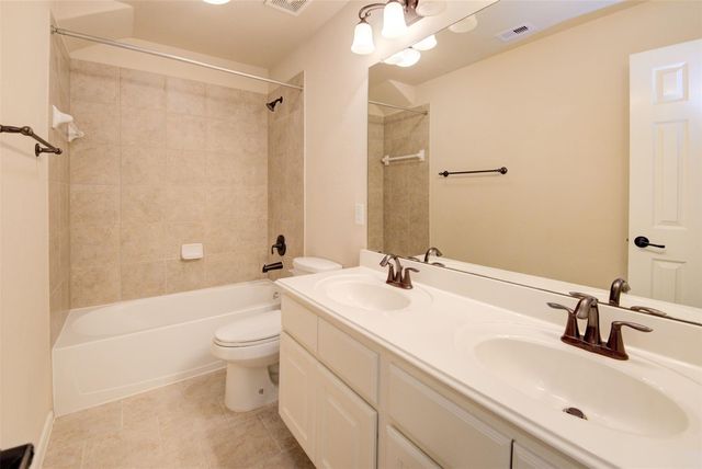 87 N Pinto Point Circle, Spring, TX 77389