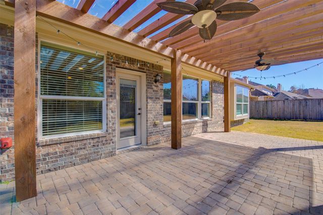87 N Pinto Point Circle, Spring, TX 77389