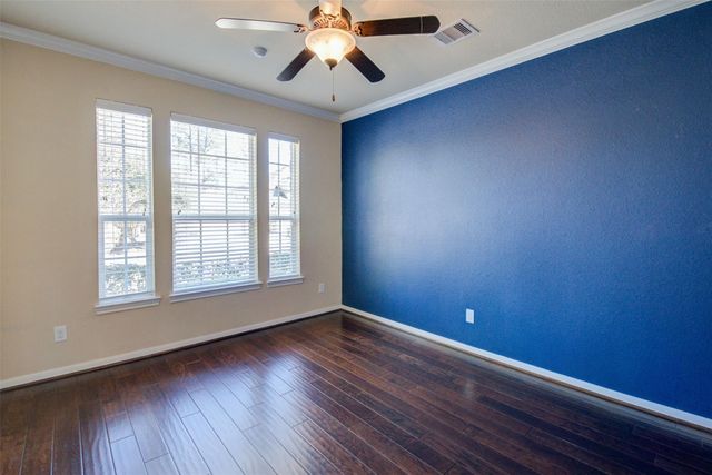 87 N Pinto Point Circle, Spring, TX 77389