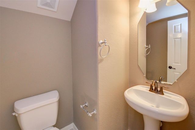 87 N Pinto Point Circle, Spring, TX 77389