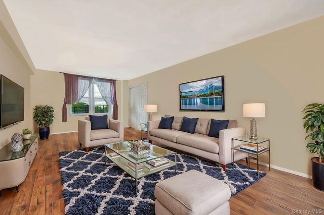 54-40 Little Neck Parkway 4F, Little Neck, NY 11362