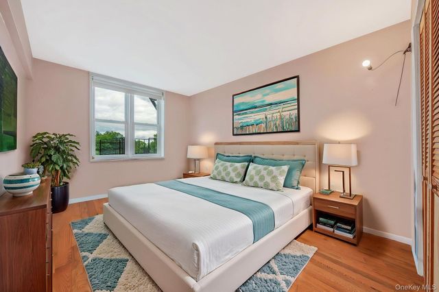 54-40 Little Neck Parkway 4F, Little Neck, NY 11362