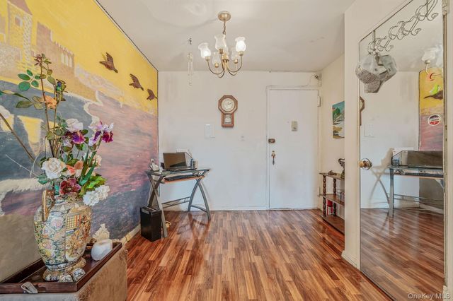 54-40 Little Neck Parkway 4F, Little Neck, NY 11362