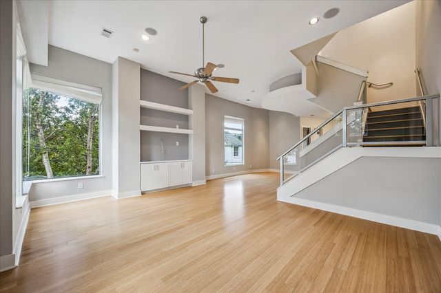 1610 Calumet Street, Houston, TX 77004