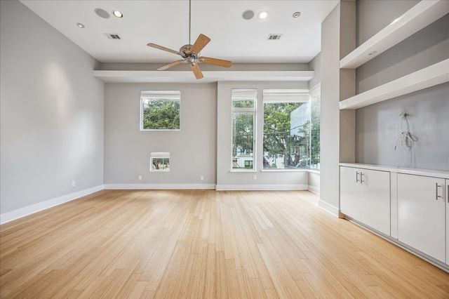 1610 Calumet Street, Houston, TX 77004