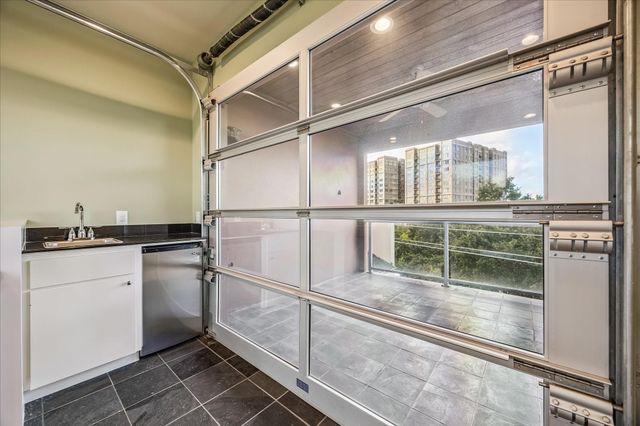 1610 Calumet Street, Houston, TX 77004