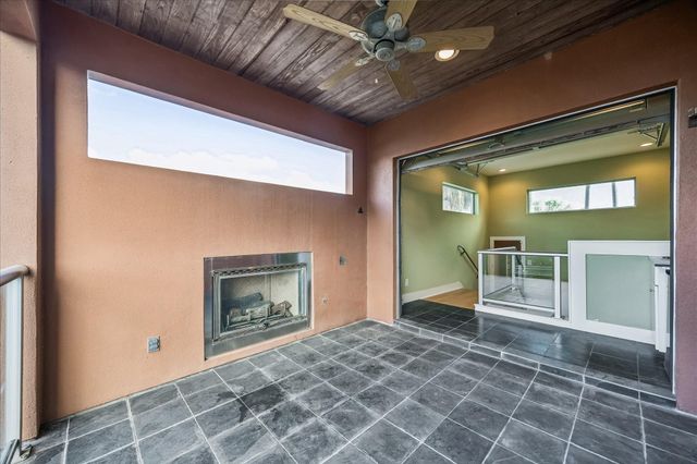 1610 Calumet Street, Houston, TX 77004