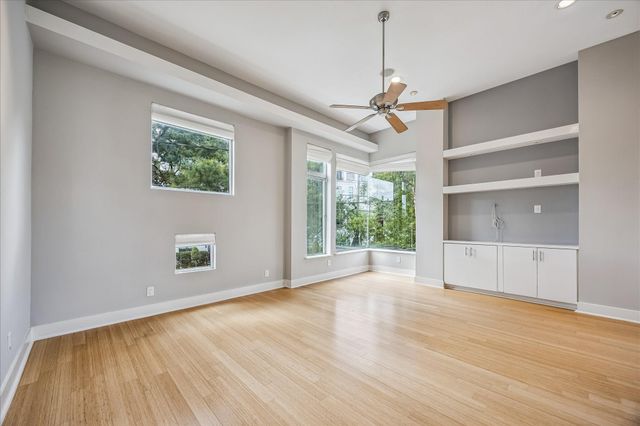 1610 Calumet Street, Houston, TX 77004