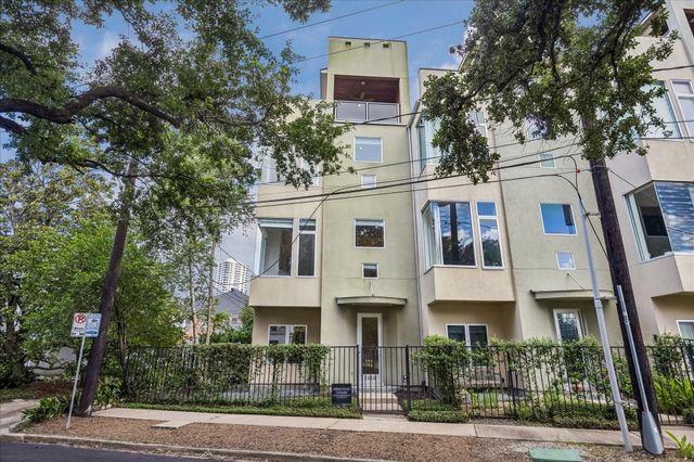 1610 Calumet Street, Houston, TX 77004