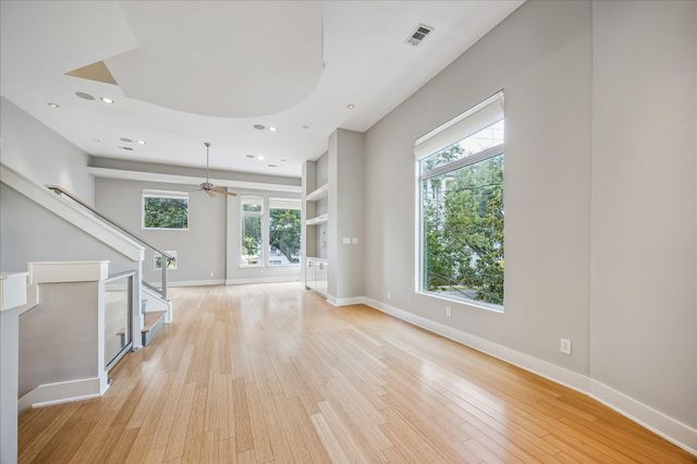 1610 Calumet Street, Houston, TX 77004