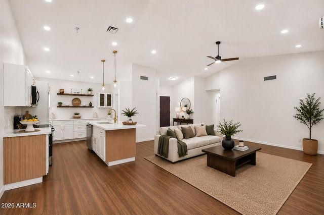 6321 W BERYL Avenue, Glendale, AZ 85302