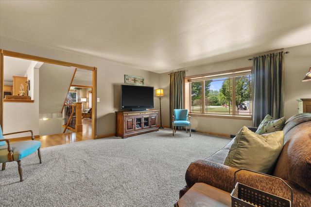 9574 S Fairway CIRCLE, Franklin, WI 53132