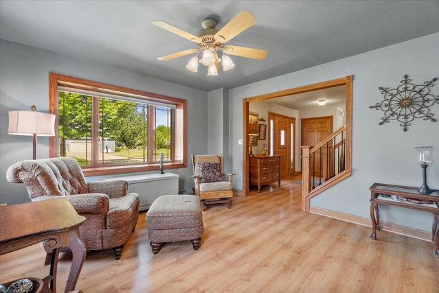 9574 S Fairway CIRCLE, Franklin, WI 53132