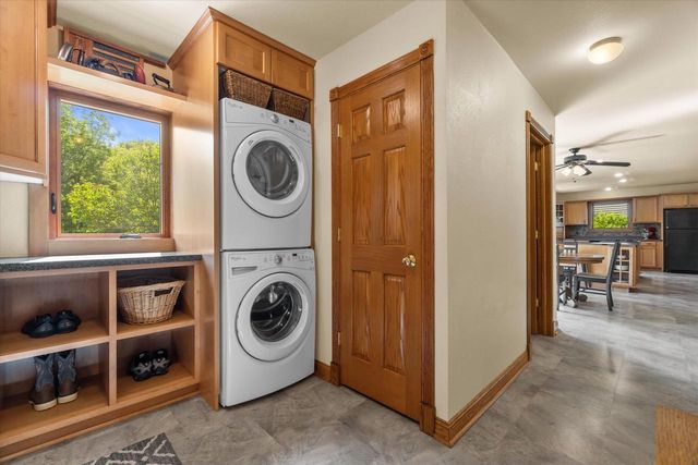 9574 S Fairway CIRCLE, Franklin, WI 53132