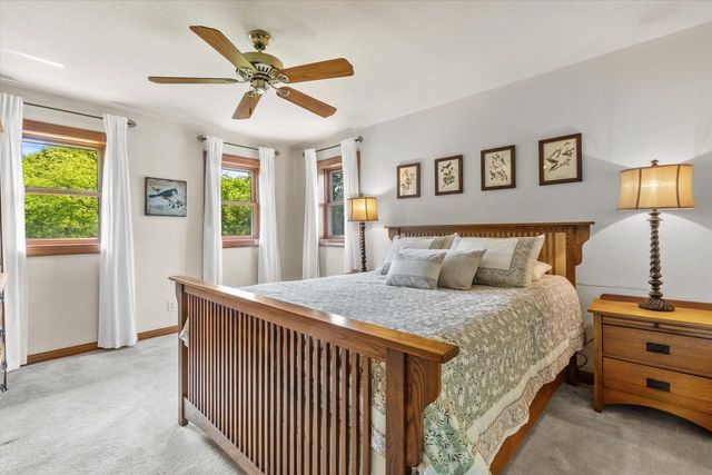9574 S Fairway CIRCLE, Franklin, WI 53132