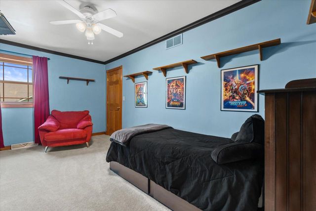 9574 S Fairway CIRCLE, Franklin, WI 53132