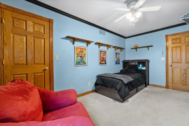 9574 S Fairway CIRCLE, Franklin, WI 53132