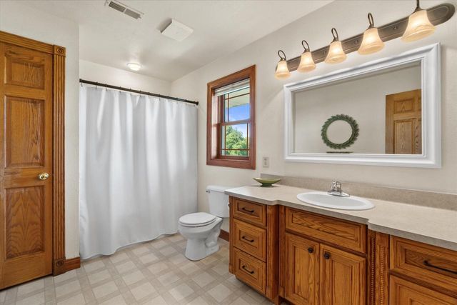 9574 S Fairway CIRCLE, Franklin, WI 53132