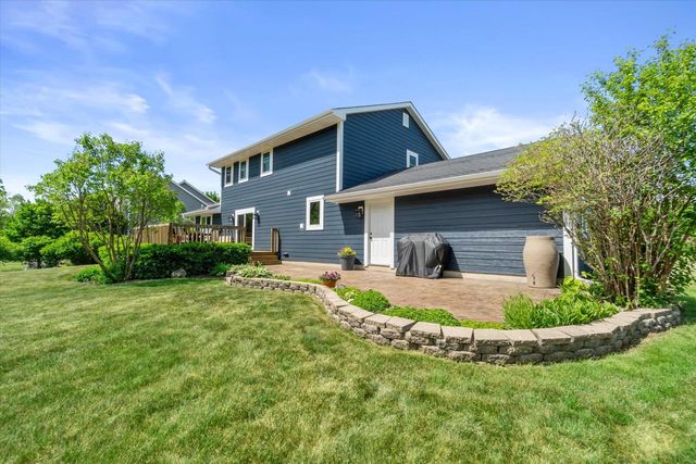 9574 S Fairway CIRCLE, Franklin, WI 53132