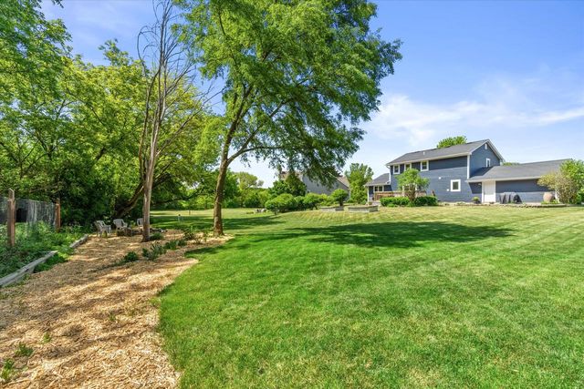 9574 S Fairway CIRCLE, Franklin, WI 53132
