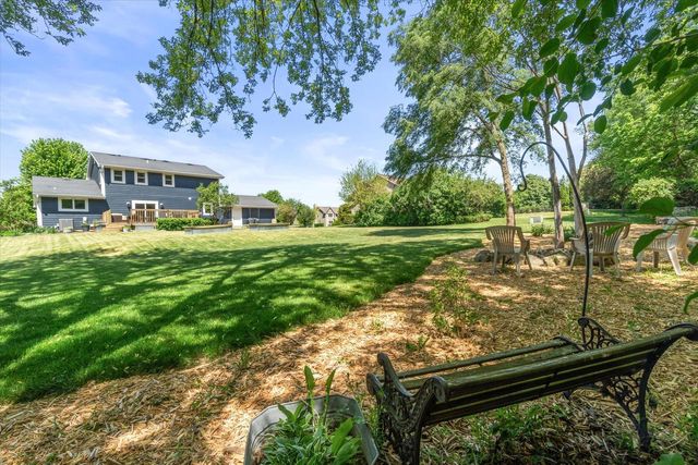 9574 S Fairway CIRCLE, Franklin, WI 53132