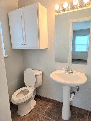 131 Ocean Drive, Gun Barrel City, TX 75156