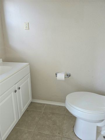 131 Ocean Drive, Gun Barrel City, TX 75156