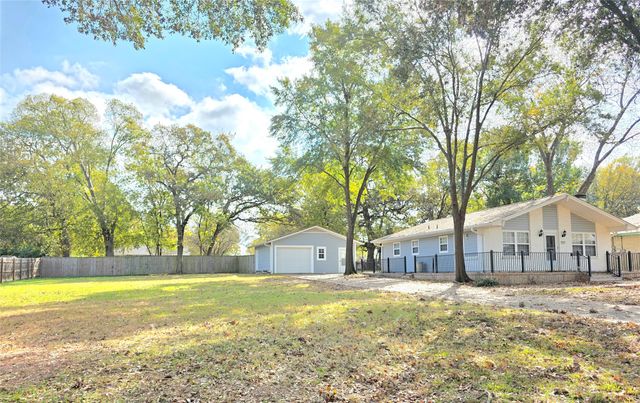 131 Ocean Drive, Gun Barrel City, TX 75156