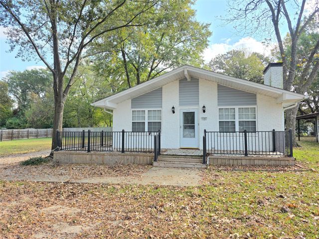 131 Ocean Drive, Gun Barrel City, TX 75156